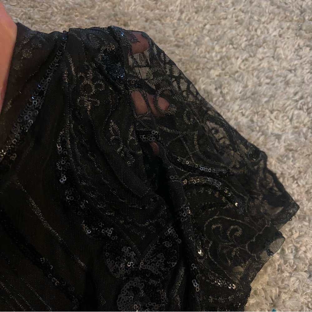 VENUS Black Sequin Lace Romper (US 8) V-Neck Flutter Sleeve Scallop Hem - Picture 11 of 11
